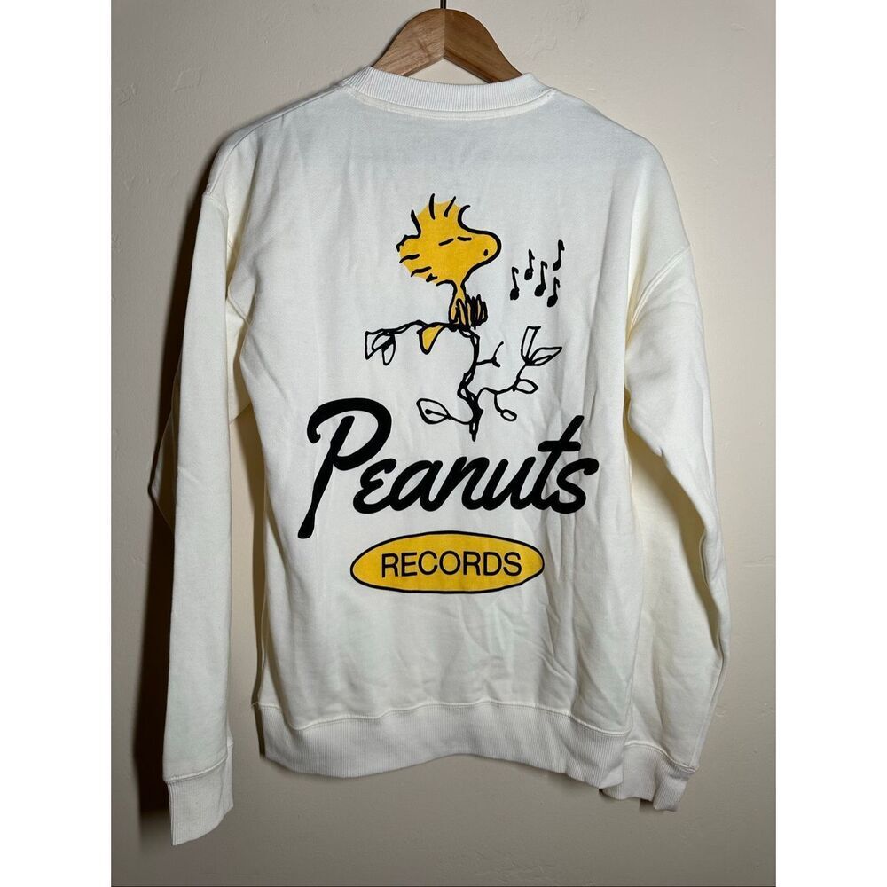 Snoopy PEANUTS Records Cream Crewneck Sweater Size Small - Picture 4 of 4